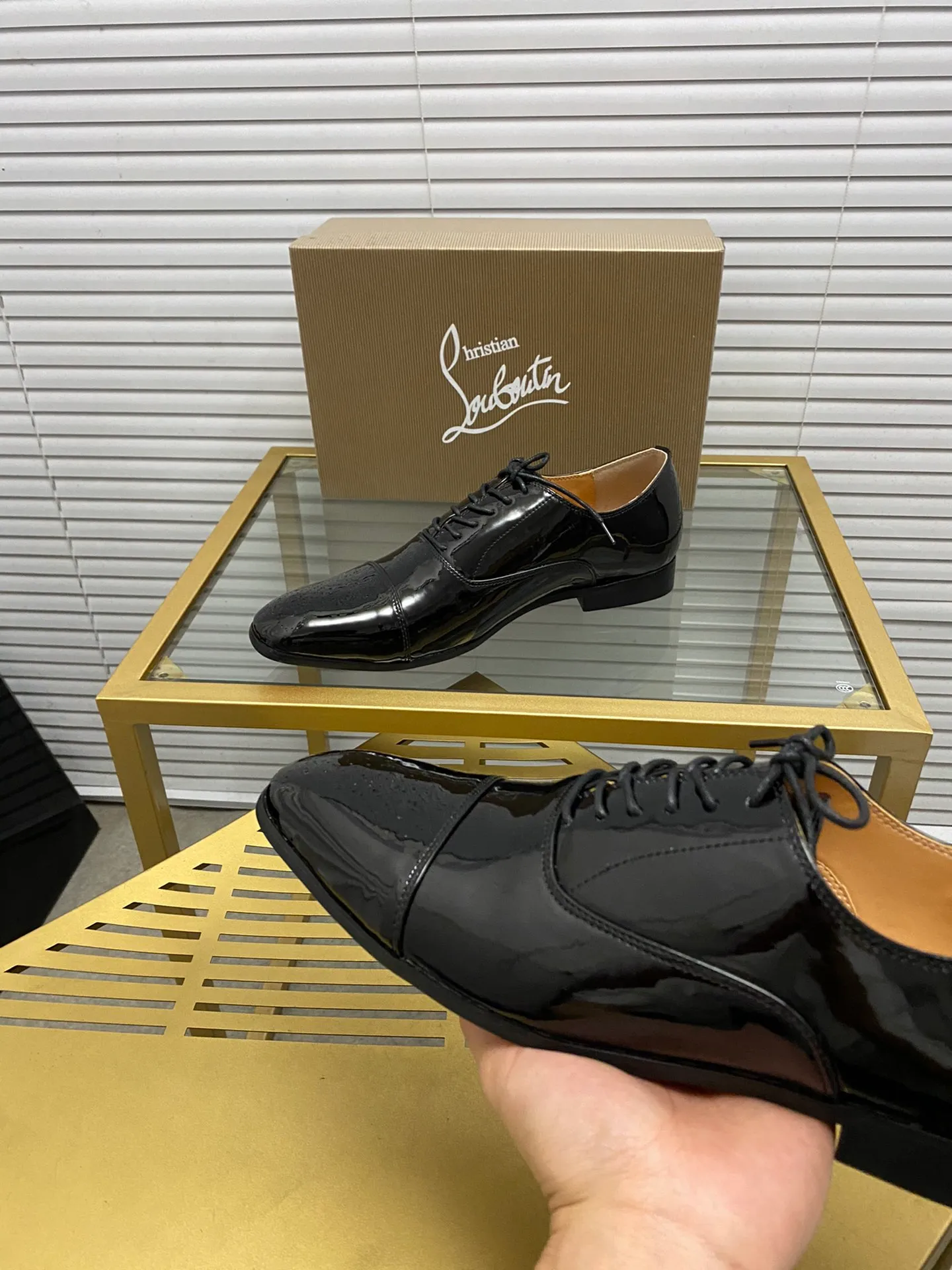 (Customized model) Ex-factory price is 500. christian louboutin (CL red sole shoes) counter series, casual sneakers for couples 📢 📢 📢 Exclusive hot style release 🎈🎈💪 Movable latex feet 👻 Finished outsole line [Proud] 😝Female 35-40# Male 38#-46, global supply😝 [Top version]: Original imported genuine leather upper, top original leather lining, original molded TPU outsole, original 1:1 detail processing, original shoe last,